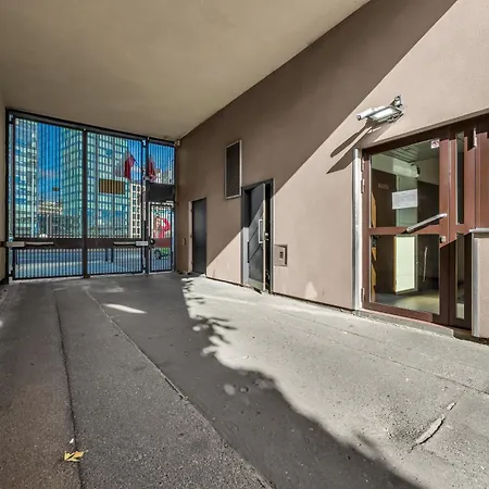 Gold Point 89 - With Free Parking アパート ワルシャワ