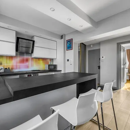 Gold Point 89 - With Free Parking Apartment *